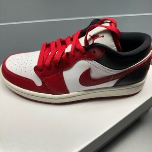 Womens Air Jordan 1 Low size 7. Brand new in box. No tags. Never been worn!